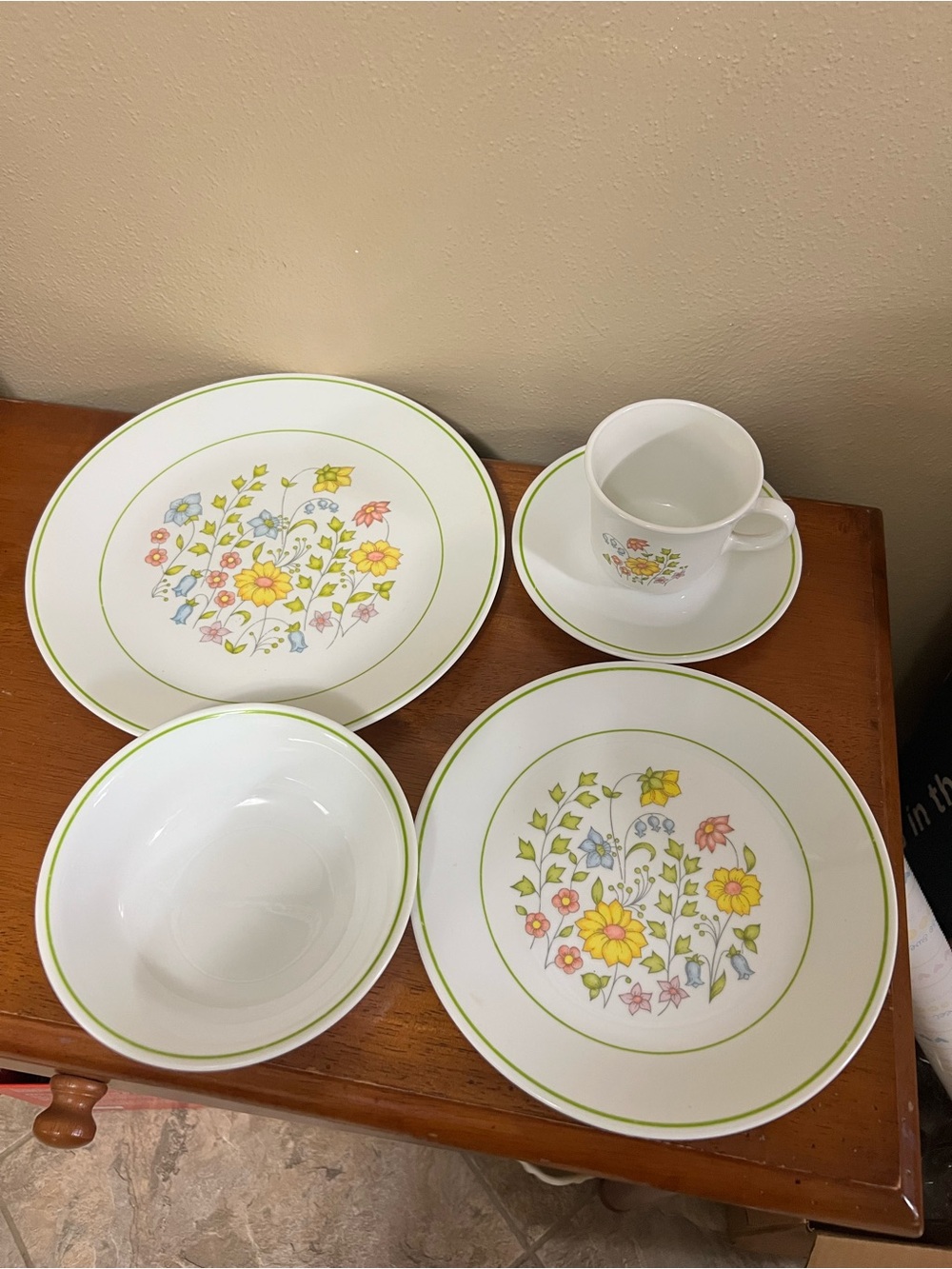 Corelle “Spring Meadow” dinnerware set